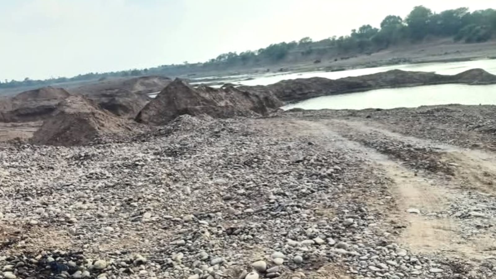 भूख से 'तड़पता' गांव बोड़े पुरवा ? सूनी गोद बुझे चूल्हे औऱ रोती चौखटें, पेट को राशन कार्ड कब !