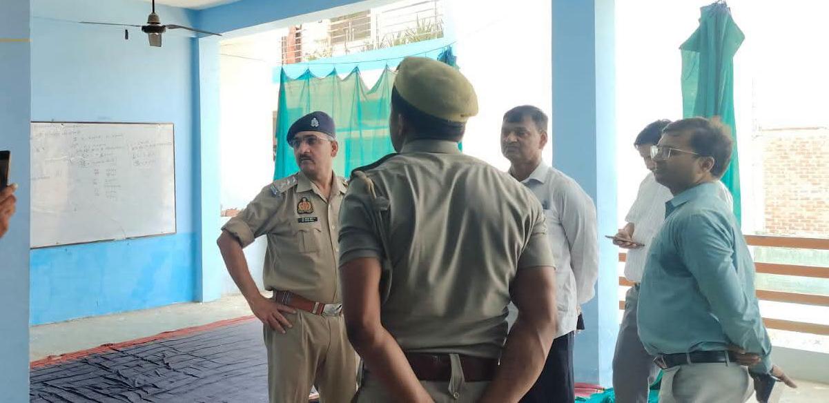 आग लगने पर कुआं खोदने' वाला बांदा प्रशासन: कोचिंग सेंटरों पर छापे की नौटंकी कर बुझाई 'फाइलों की प्यास'