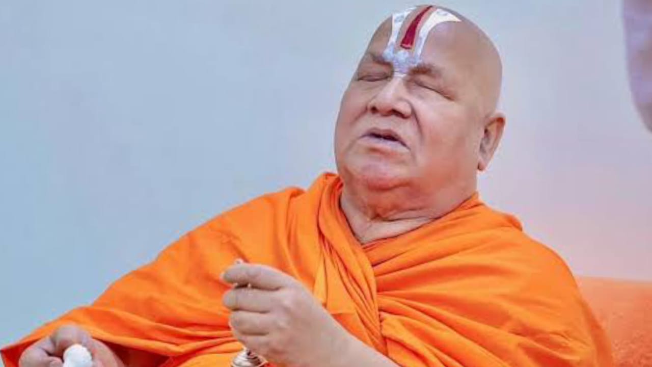 जगद्गुरु रामभद्राचार्य कठिन तपस्या में लीन: 'राष्ट्र को संकट' से बचाने का तप से निकालेगें हल
