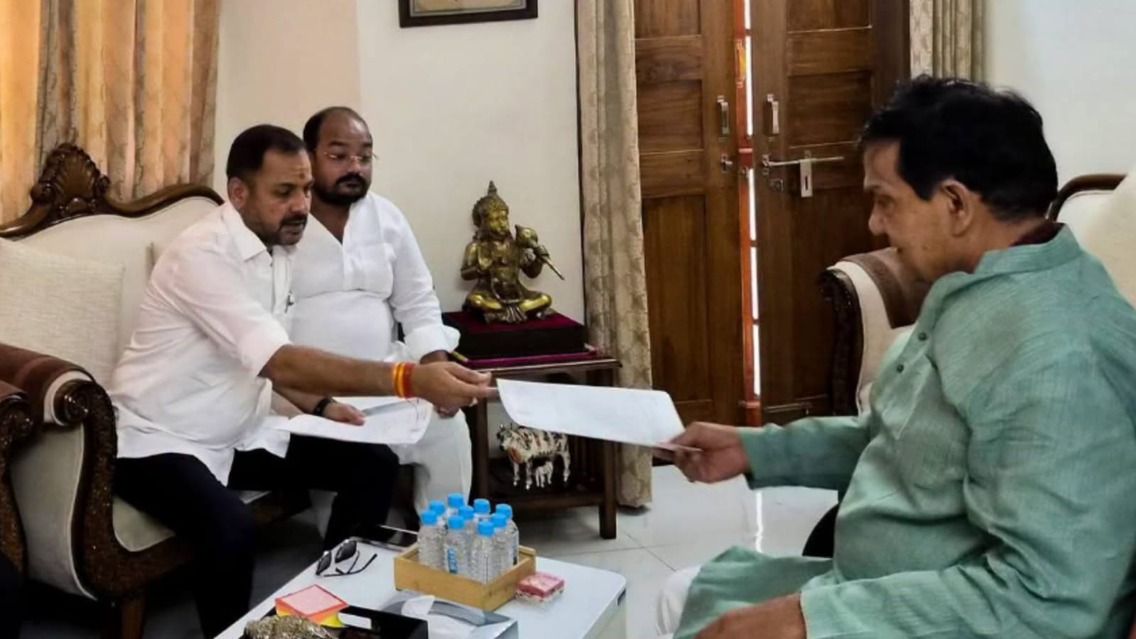 विधायक प्रकाश की मंत्री से ऊर्जा पालिटिक्स: विपक्ष की बत्ती कर रहे गुल, सत्ता का करंट फुल !