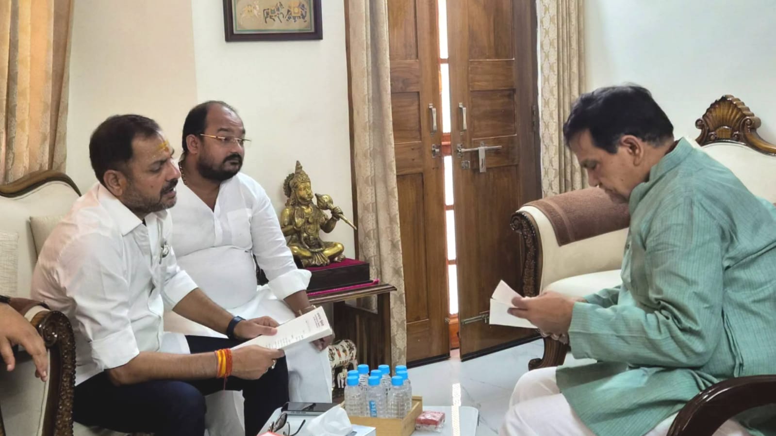 विधायक प्रकाश की मंत्री से ऊर्जा पालिटिक्स: विपक्ष की बत्ती कर रहे गुल, सत्ता का करंट फुल !