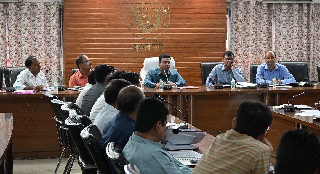 उद्योग 'बंधु' की बैठक फिर बनी खानापूर्ति का अड्डा: अफसर कागजों में दौड़ा रहे 'विकास' 