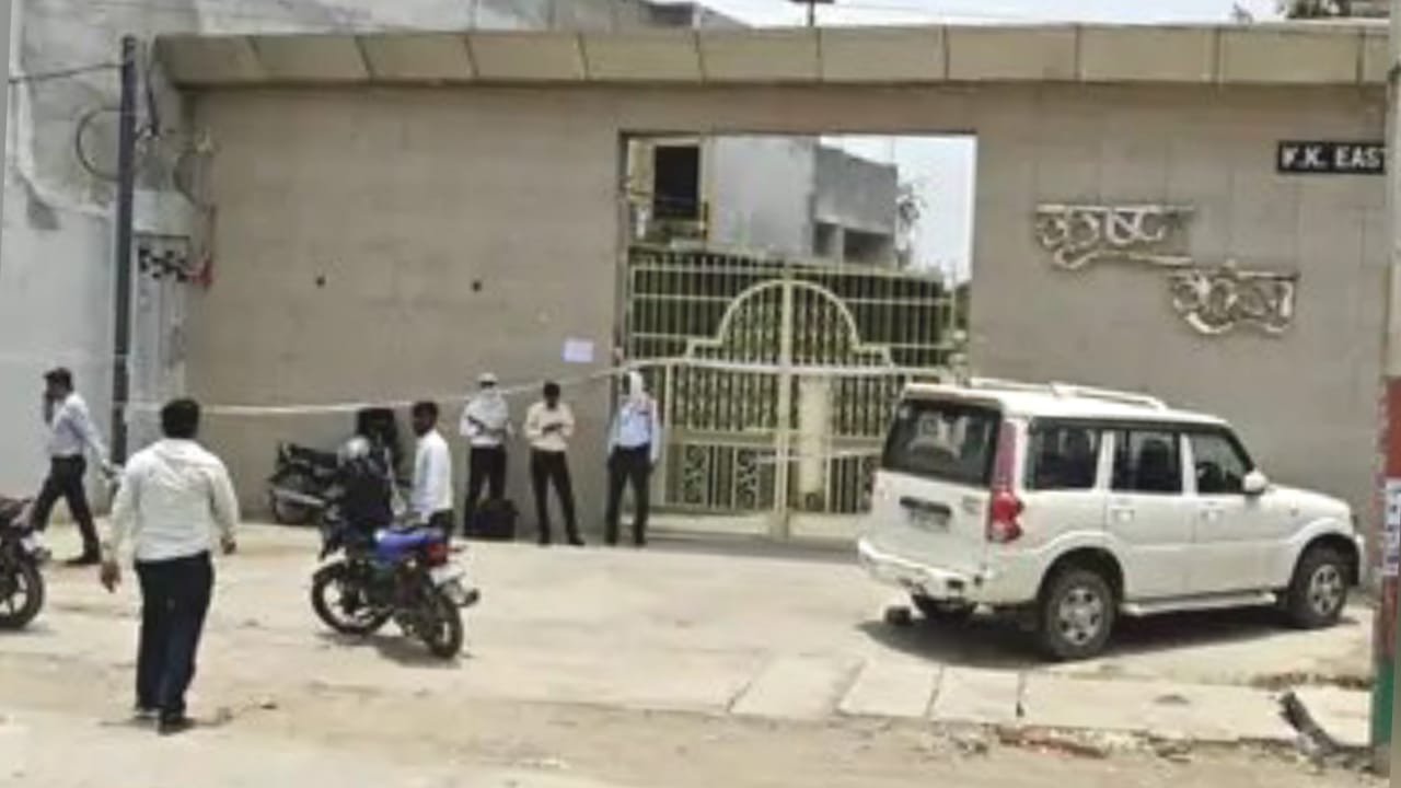 कुंभकर्णी प्रशासन की 'नींद' उड़ी: पांच मैरिज हॉल किए सील, पहले संरक्षण, अब कार्रवाई ?