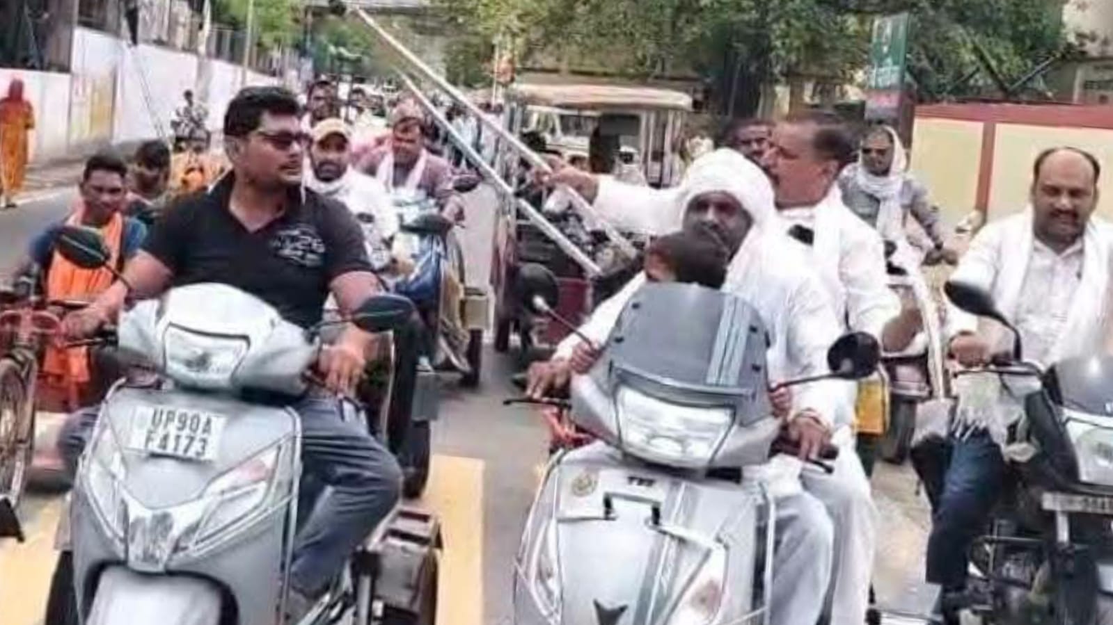दिव्यांगों का 'भरत तिवारी एनकाउंटर' पर 'हल्ला बोल': न्याय' नहीं तो 'बिहार कूच'