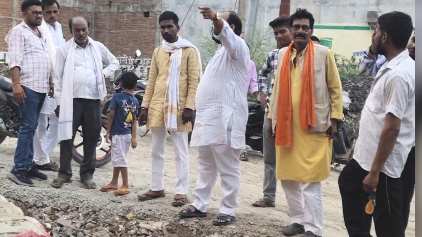 एक्शन में अंकित बासू: बोले 'बारिश' से पहले 'नाला' नहीं बना तो 'अफसरों की खैर नहीं' !