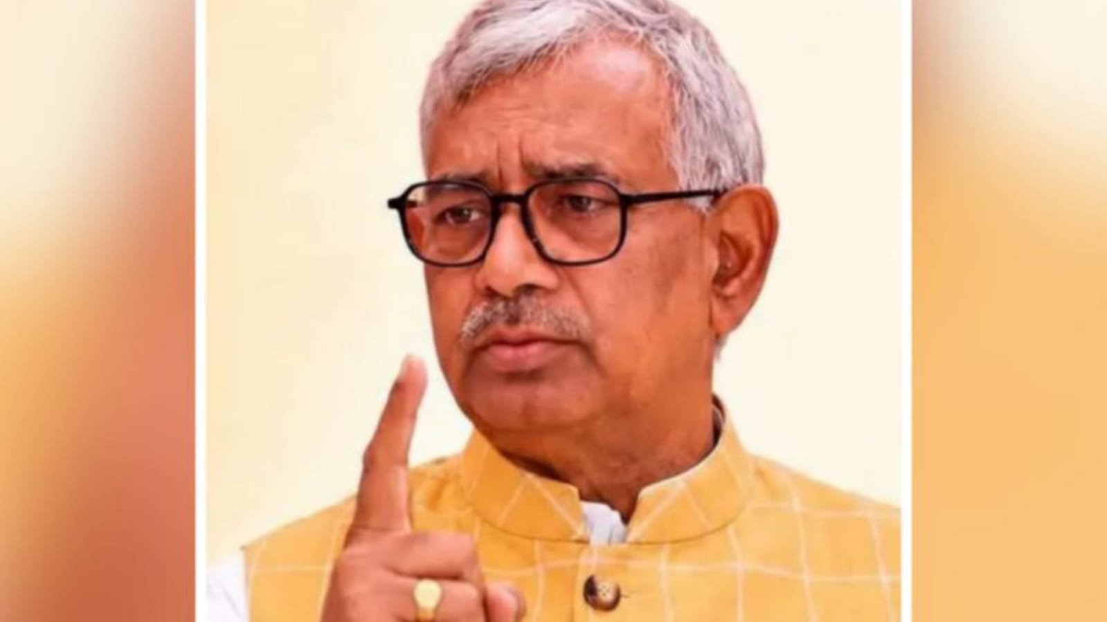 भाजपा विधायक के पिता ने 'योगी सरकार' को ललकारा: ‘हम हिजड़े नहीं, अब ताली नहीं तलवार चलेगी !