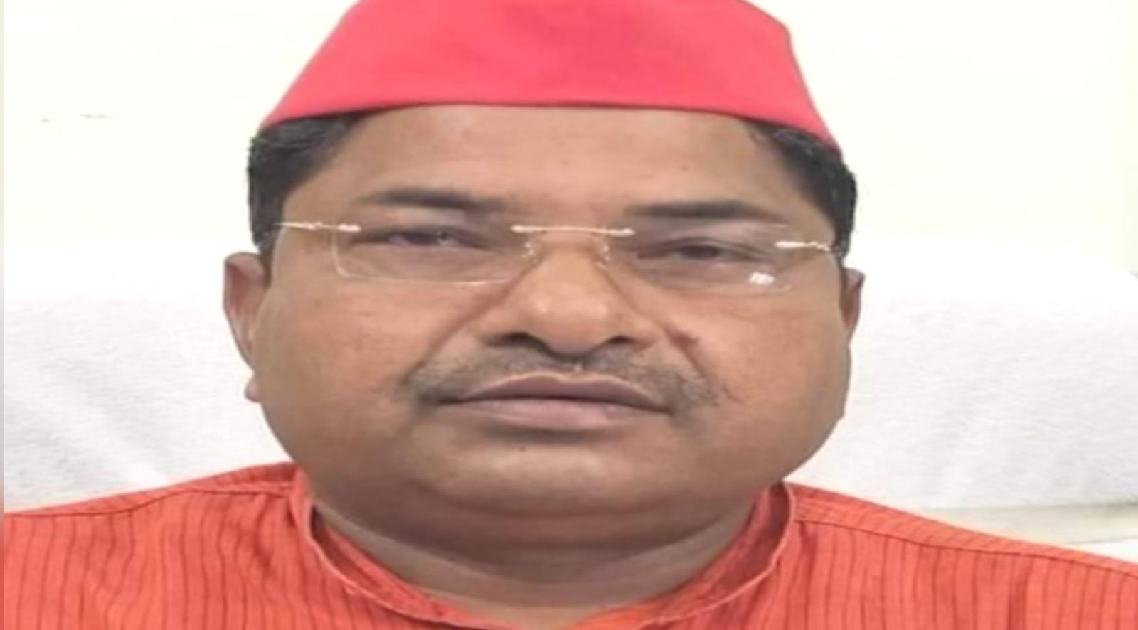 सपा में मोहन 'लल्ले गुरु' का राजनीतिक पराभव ? फटकार सेअरमानों पर लग गया ग्रहण ?