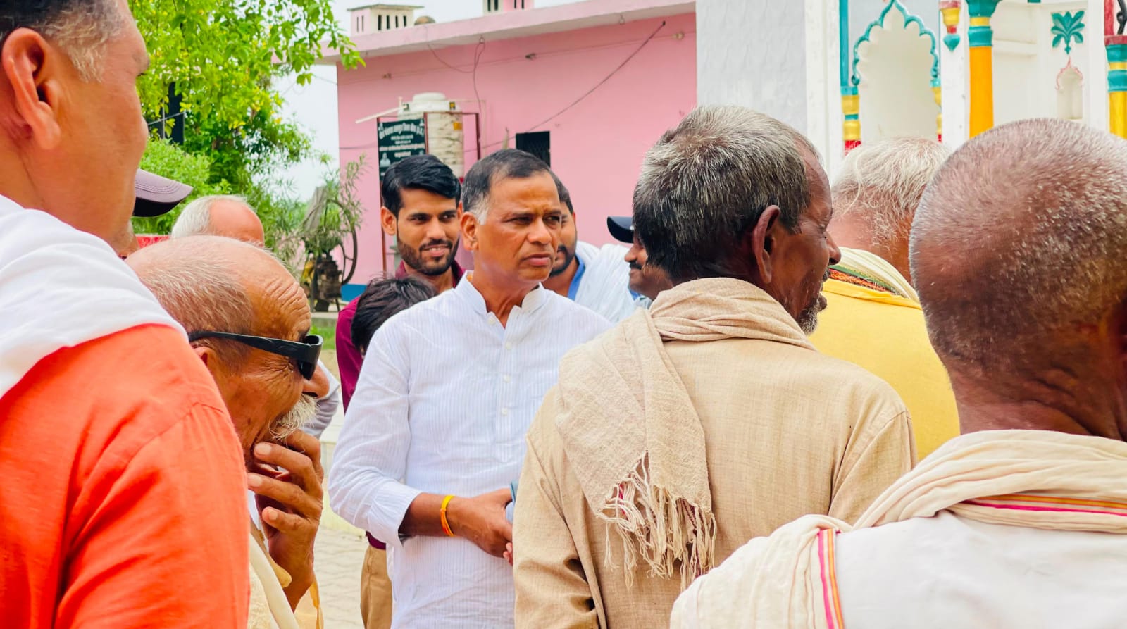 पूर्व विधायक दलजीत जनसेवा से जीत रहे दिल: सैकड़ों आंखों में लौटी रोशनी, दुआओं से गूंजा चंदवारा