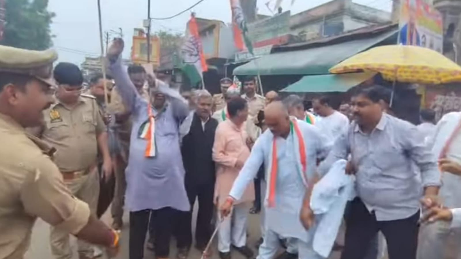 राम मंदिर दान विवाद पर सियासी विस्फोट: कांग्रेस का उग्र प्रदर्शन, सतीश महाना का पुतला फूंका 
