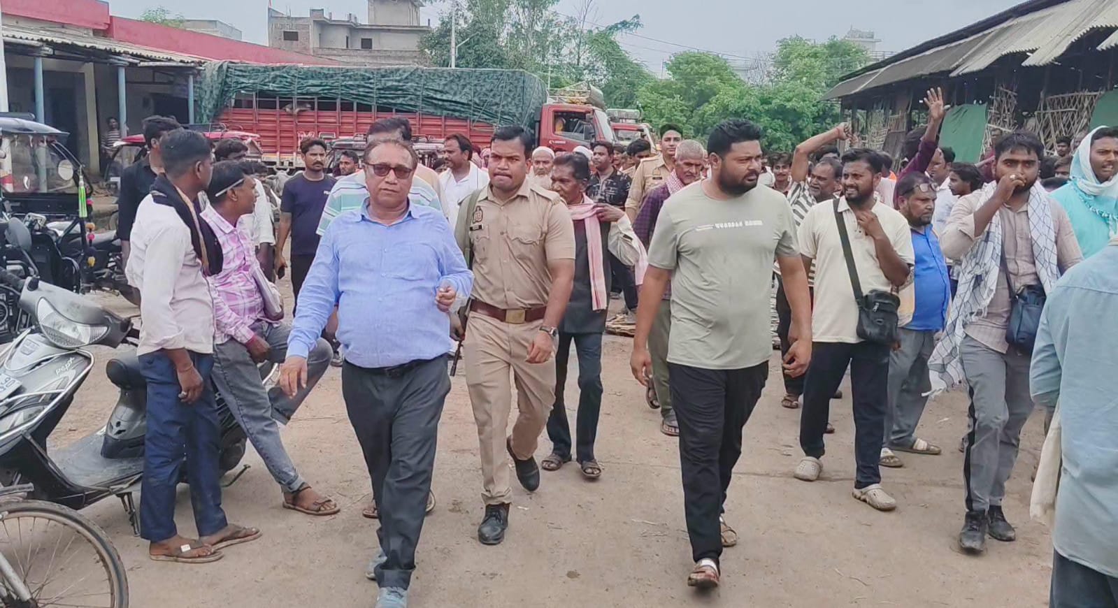 चबूतरा युद्ध: प्रशासन और व्यापारियों के बीच हुआ महासंग्राम, गल्ला मंडी बनी 'रणभूमि' !
