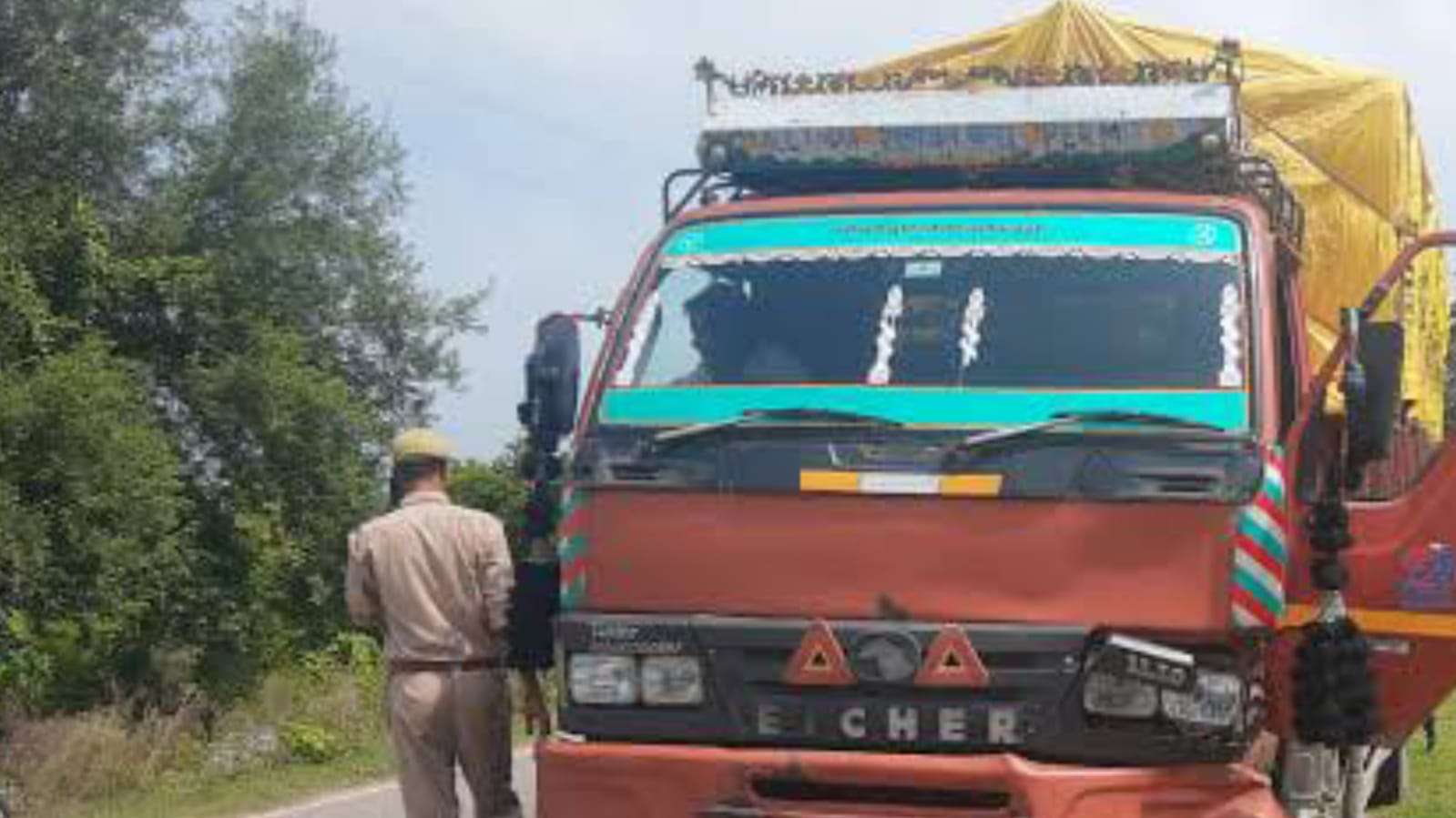 चेकिंग नहीं, वसूली हो रही: बांदा-नरैनी रोड पर 'यातायात पुलिस' की खुलेआम उगाही ! ट्रक मालिक परेशान !