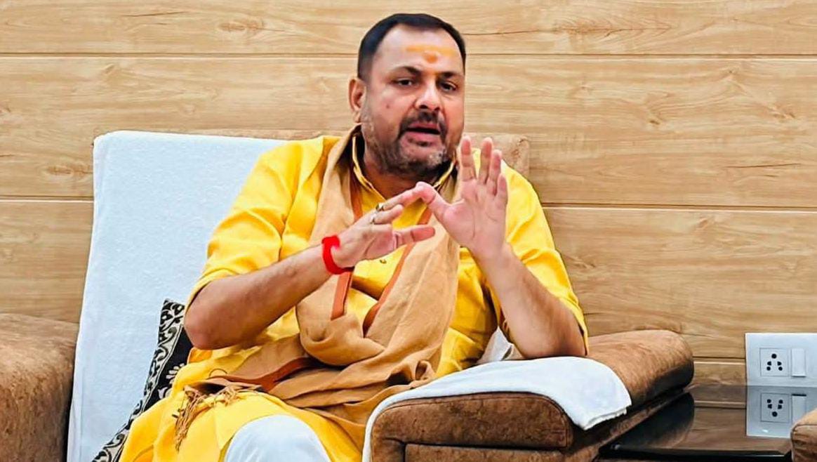 विधायक प्रकाश का फूटा गुस्सा, कांपे अधिकारी: अफसरों को दी आखिरी चेतावनी