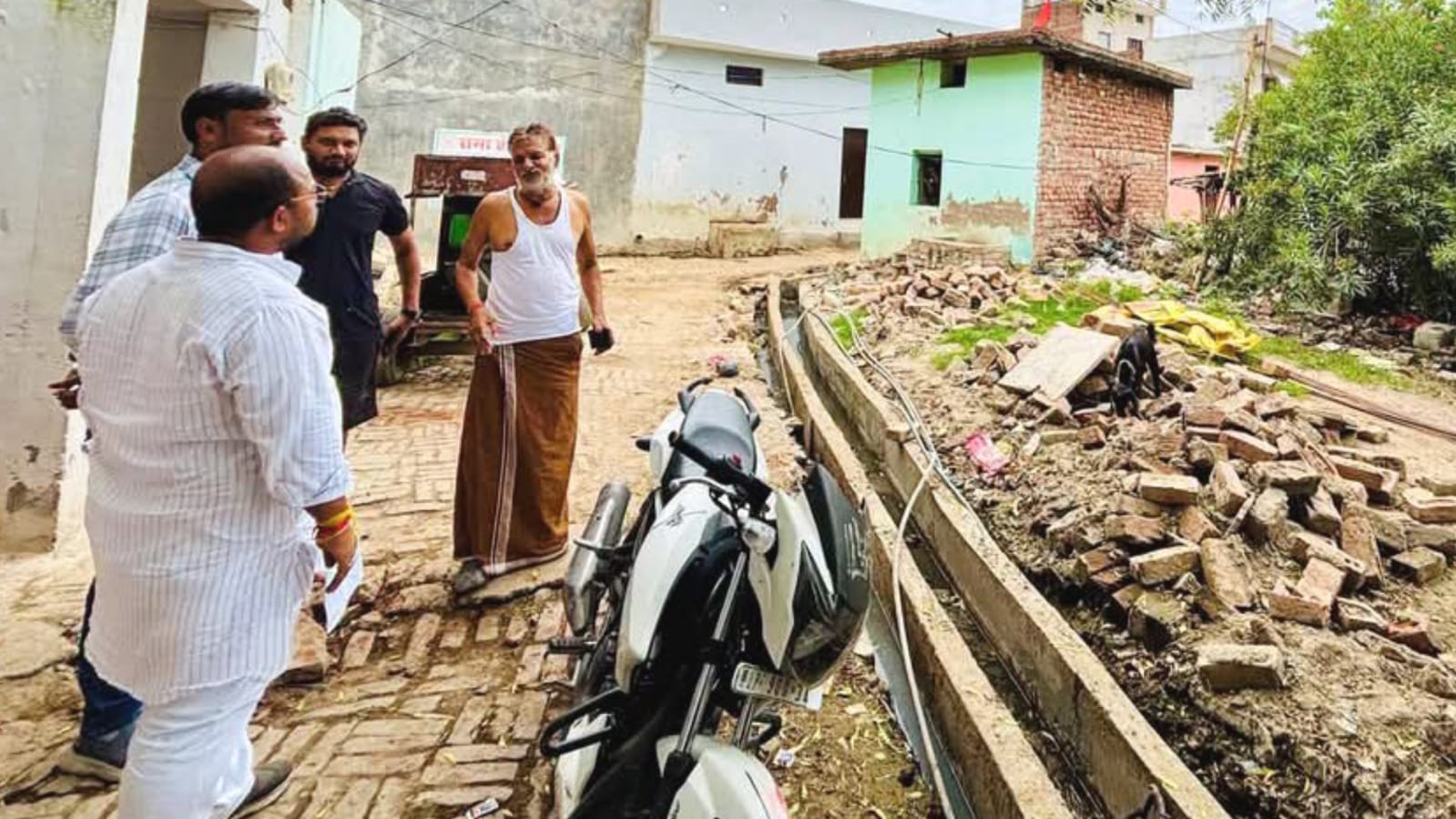 अंकित बासू ने 'ठेकेदारों' पर 'कसा शिकंजा': गड़बड़ी पर 'रोक' दिया पेमेंट !
