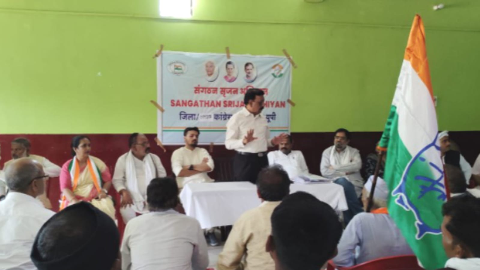बांदा कांग्रेस की 'चुनावी' तैयारी तेज: पर्यवेक्षकों ने की ब्लाक स्तरीय समीक्षा, बताई रणनीति