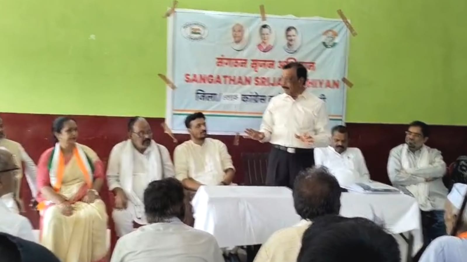 बांदा कांग्रेस की 'चुनावी' तैयारी तेज: पर्यवेक्षकों ने की ब्लाक स्तरीय समीक्षा, बताई रणनीति