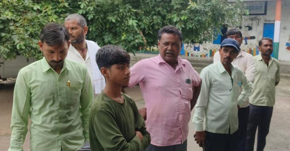 चालिस हजार फीस लेकर कालकोठरी में रखे थे 34 बच्चे: बीएल विद्या मंदिर में 'छात्रों की मौत' पर डीएम द्वारा 'जांच' के आदेश