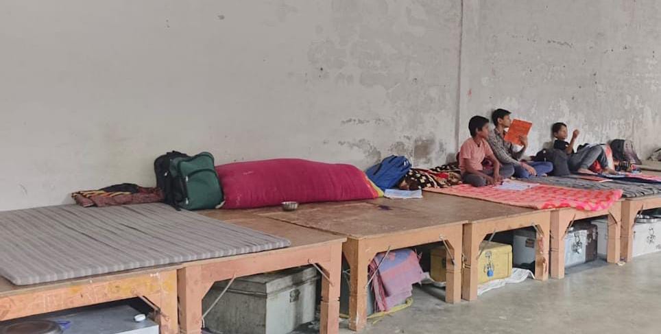 चालिस हजार फीस लेकर कालकोठरी में रखे थे 34 बच्चे: बीएल विद्या मंदिर में 'छात्रों की मौत' पर डीएम द्वारा 'जांच' के आदेश