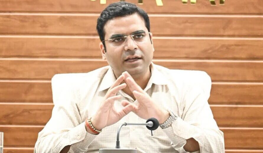 डीएम अमित आसेरी नें 'हौंका': अधिकारी हुये भयभीत, क्या सुधरेगी तस्वीर !