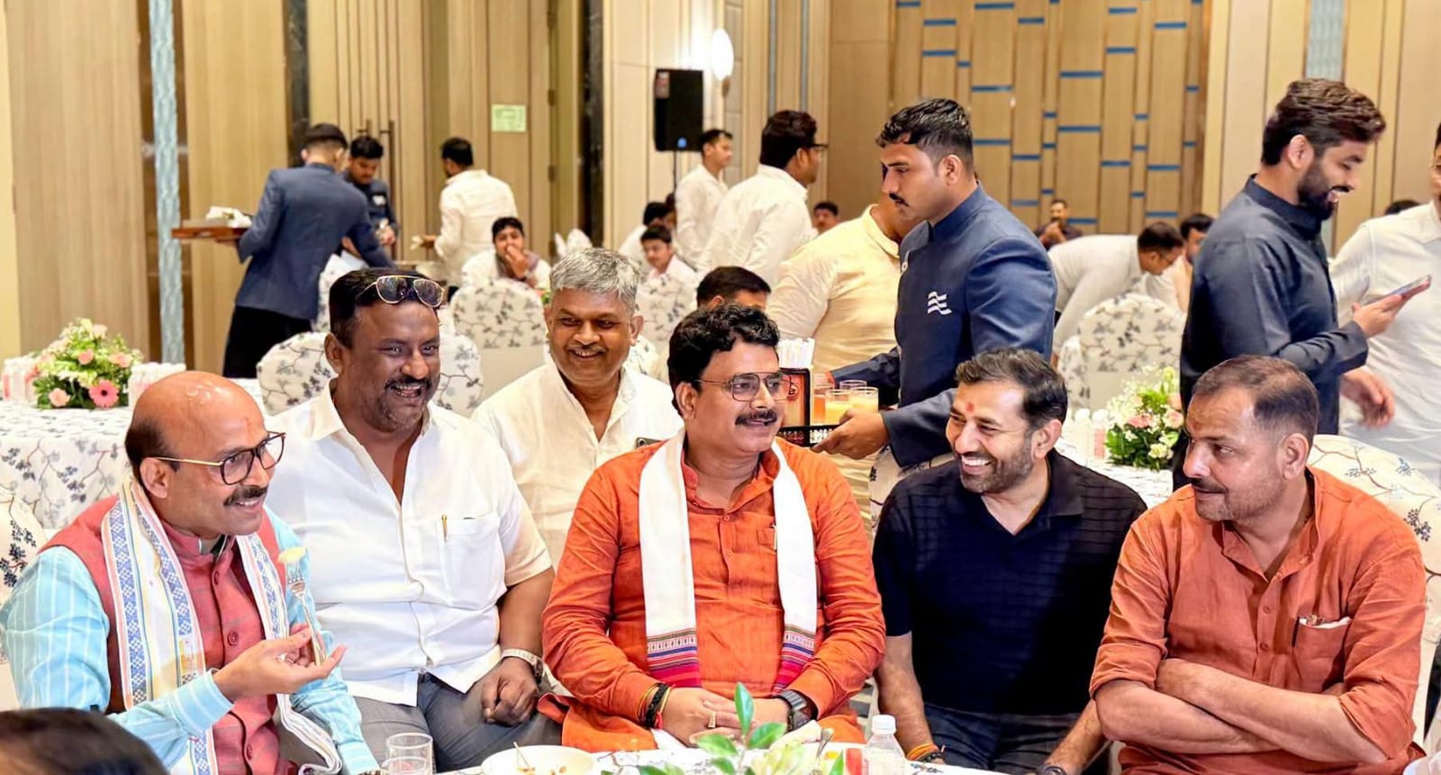 बांदा विधायक प्रकाश द्विवेदी ने किया अनुपम स्वागत: राष्ट्रीय महामंत्री हरीश द्विवेदी से की आत्मीय भेंट