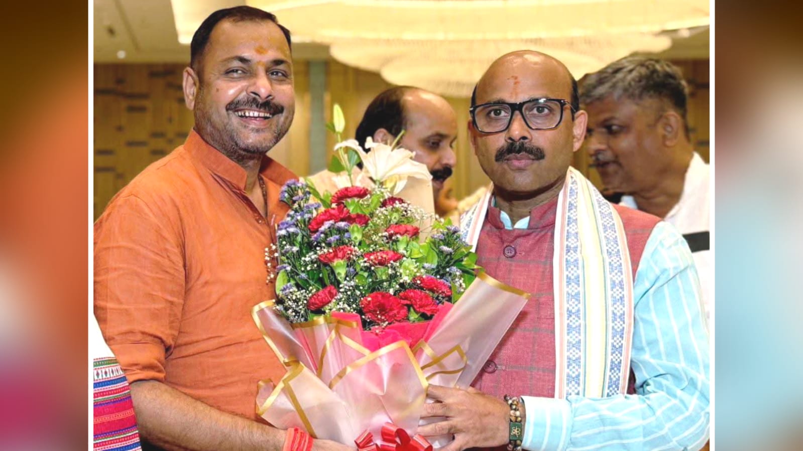 बांदा विधायक प्रकाश द्विवेदी ने किया अनुपम स्वागत: राष्ट्रीय महामंत्री हरीश द्विवेदी से की आत्मीय भेंट