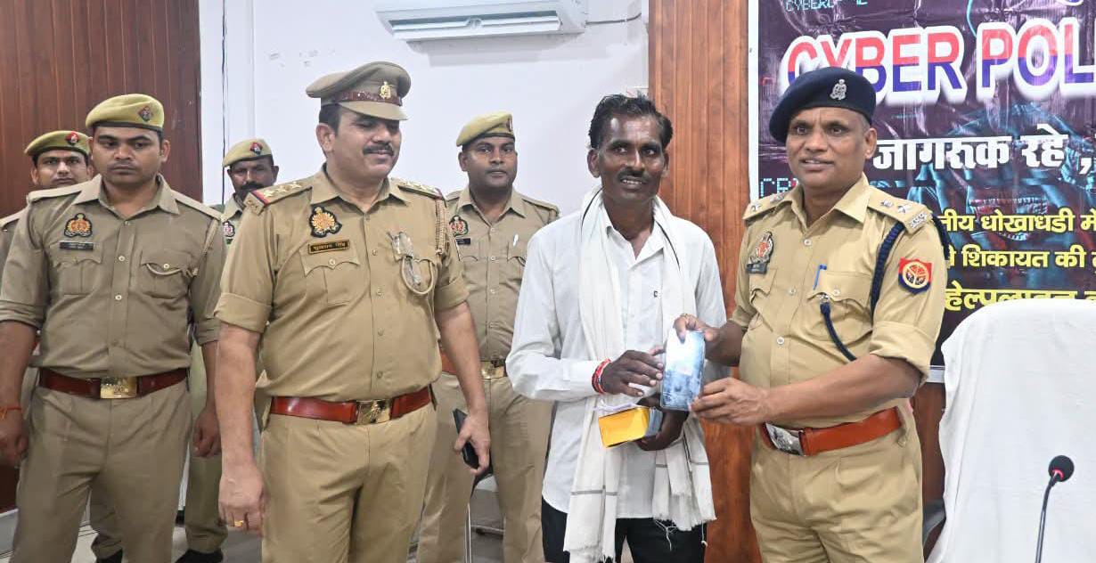 एसपी पलाश की पुलिस ने जीता 'दिल': 111 मोबाइल हुए बरामद, मालिकों के खिले 'चेहरे'