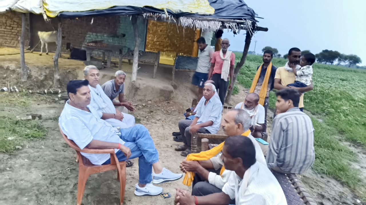 बांदा के अशोक सिंह किसानों की बर्बादी से द्रवित: बर्बाद फसलों को देख छलकी आँखें ! 