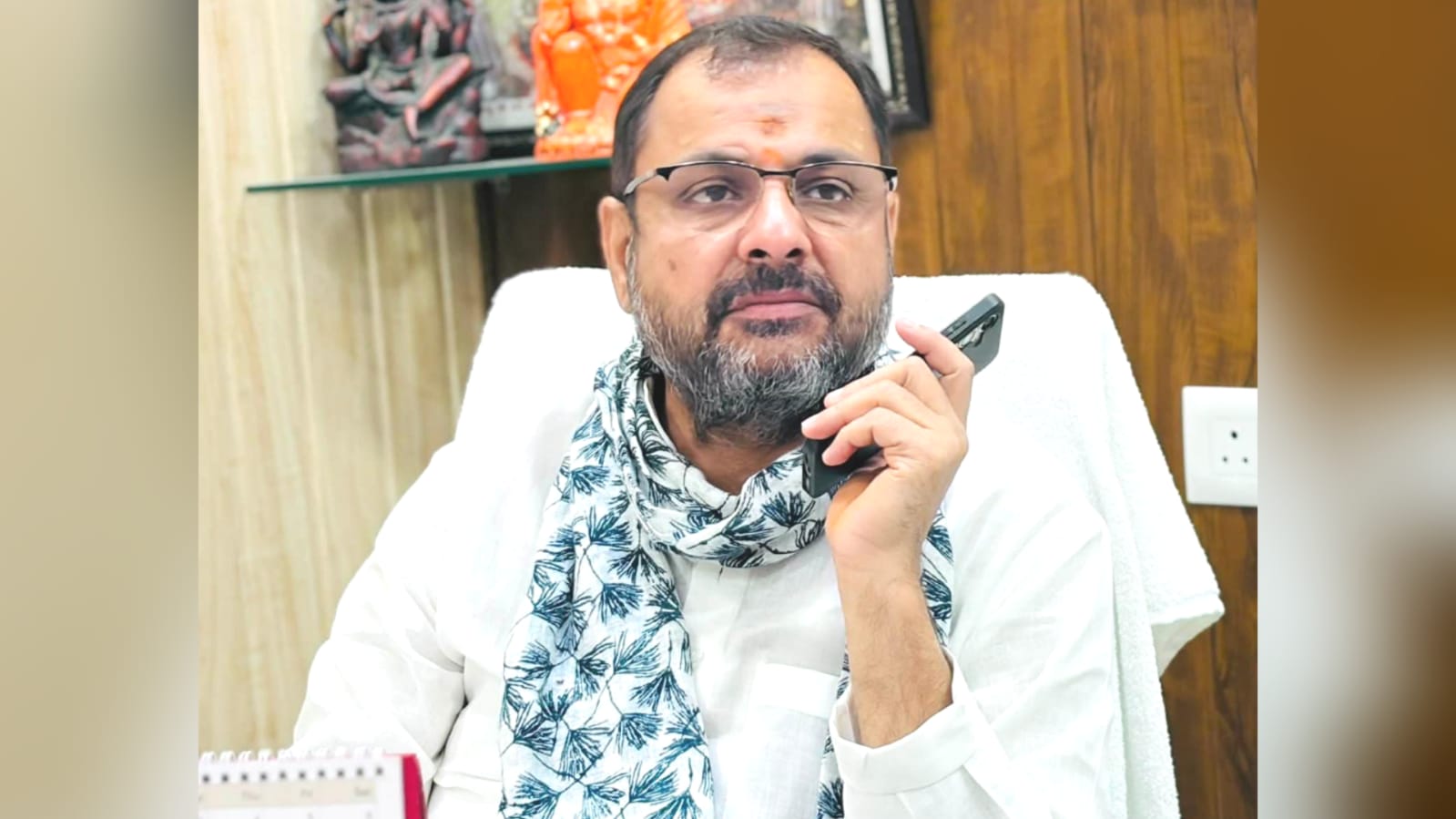 विधायक प्रकाश 'गांधी' की भूमिका में स्थापित : जनसेवा में नया इतिहास 
