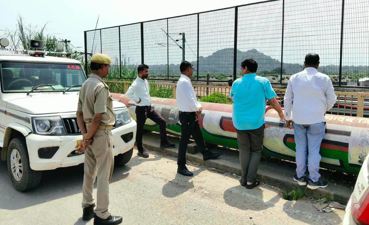 डीएम अमित 'मौत का खेल' कराएंगे बंद: 58 लाख का 'पुलों' पर लगेगा 'सुरक्षा कवच'