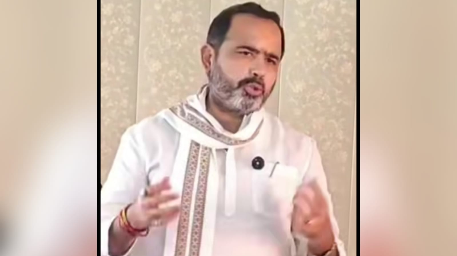 चित्रकूट में पूर्व विधायक आनंद शुक्ला का 'सियासी' विस्फोट: गठबंधन विधायक को बताया 'नकारा' !