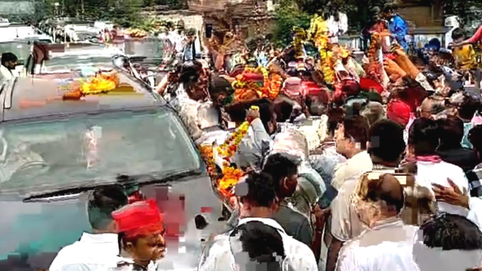 विधायक विशंभर ने 'गाड़ियों के काफिले' से की अगुवाई: नए जिलाध्यक्ष उमेश यादव का ऐतिहासिक स्वागत