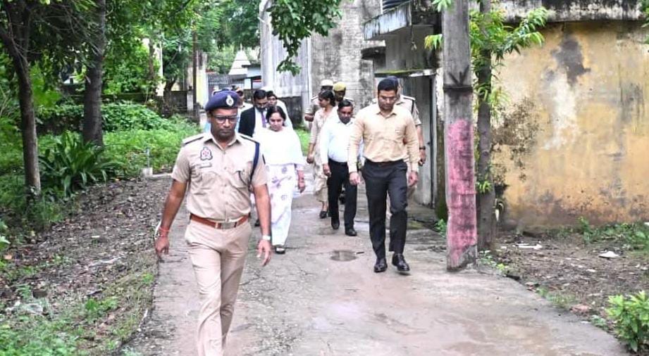 मंडल कारागार में 'आचौक' निरीक्षण: आखिर क्या खंगालने पहुंचे जज, डीएम और एसपी ?