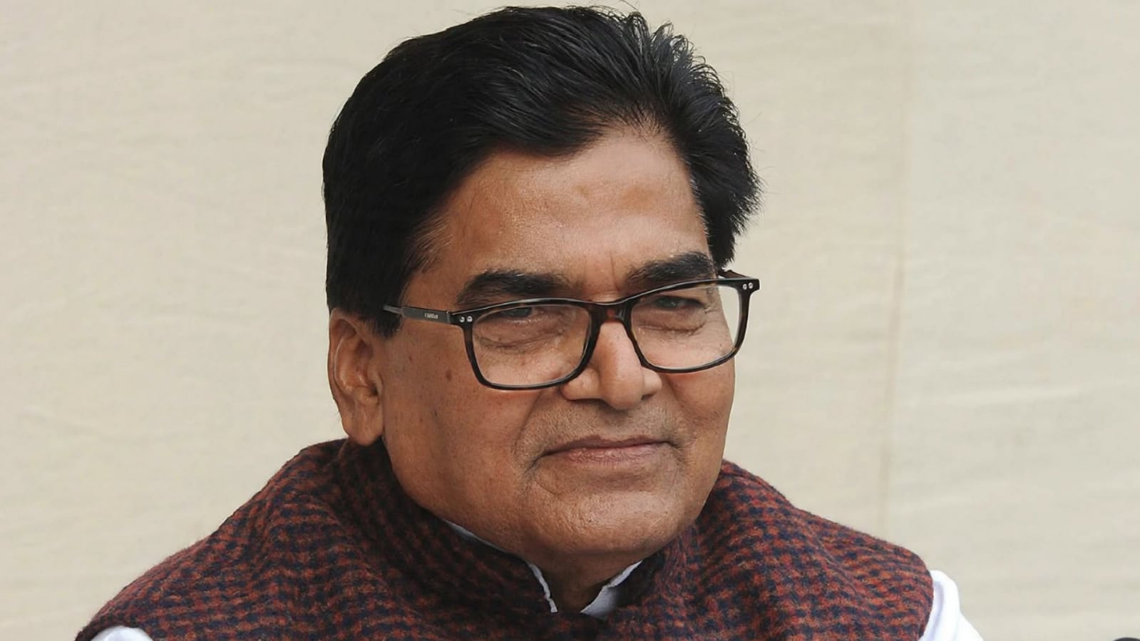 सपा का दांव: बांदा के डीएम रहे 'चाणक्य' आलोक और 'रणनीतिकार' रामगोपाल के सहारे बड़ा मास्टरस्ट्रोक ?