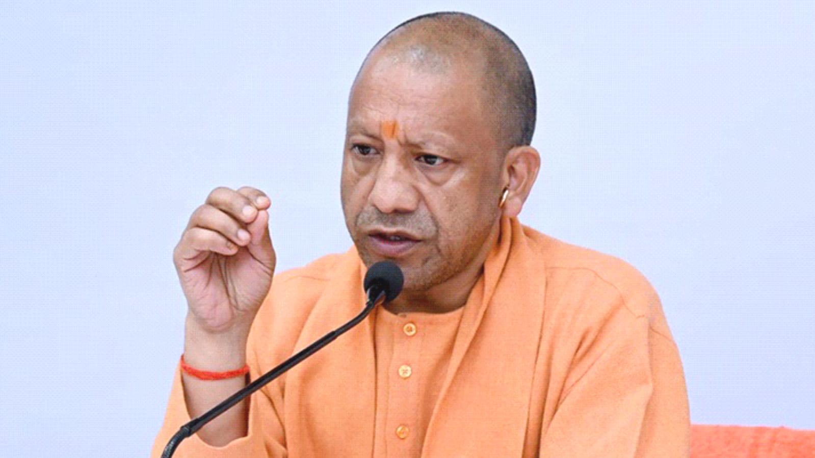 सीएम योगी का 'बांदा डीएम पर फूटा 'गुस्सा': लापरवाही 'सुधारने' की कड़ी हिदायत
