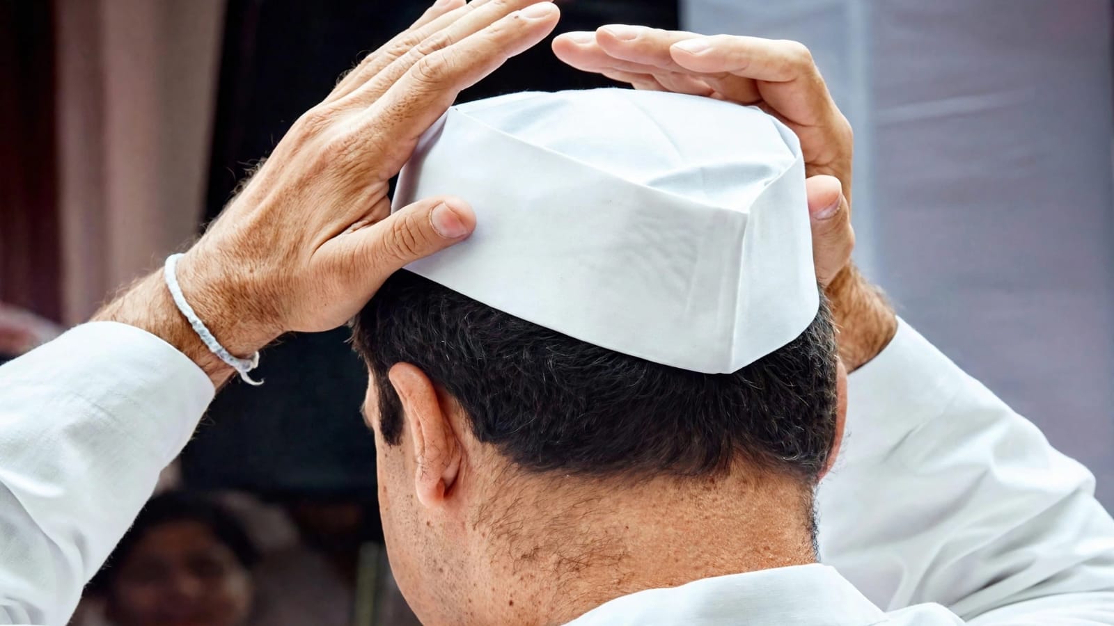 बांदा में लल्ले गुरू की 'सियासत' फंसी 'दो पाटों' के बीच ? तमन्ना दिल में 'घुट' गई ?