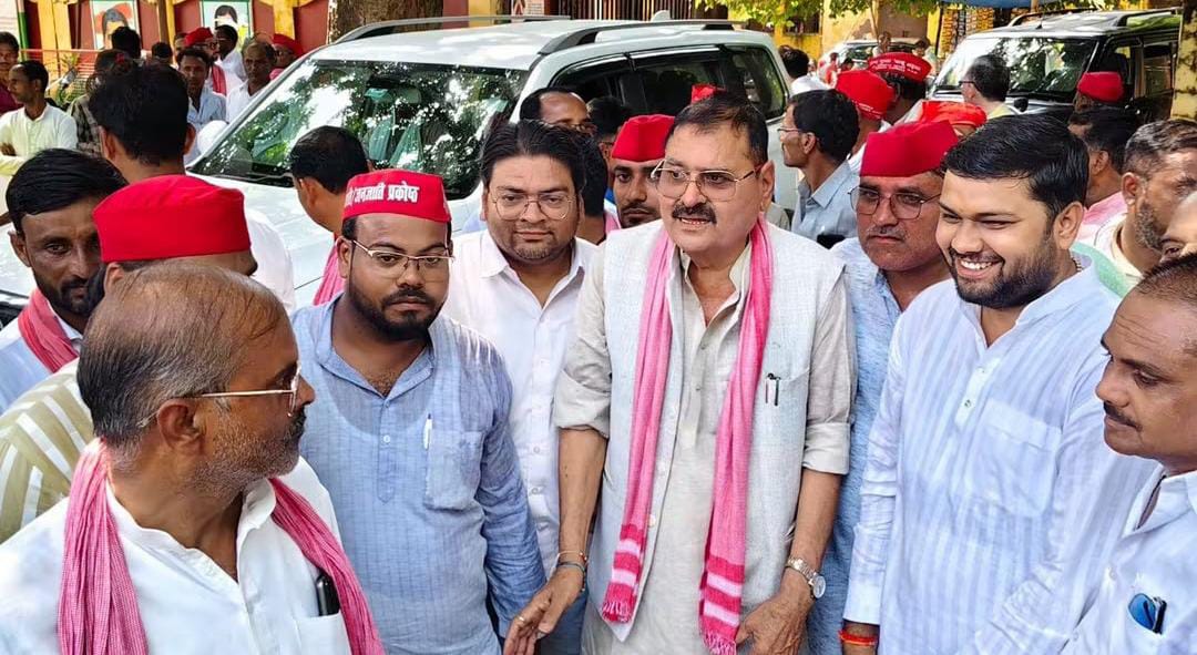 विधायक विशंभर 'बुखार' से पीड़ित होने पर भी 'जन कल्याण' में डटे: बीमारी को दे रहे 'मात' !