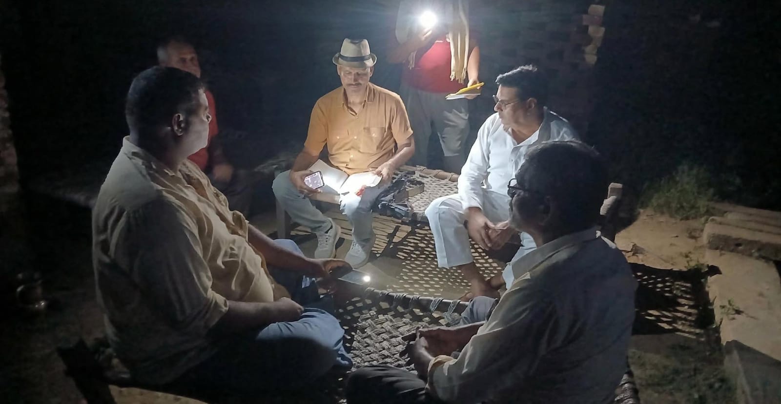 अशोक सिंह गौर बने सपा प्रत्याशी के 'सारथी': स्नातक वोटरों को 'साधने' हेतु सघन जनसंपर्क