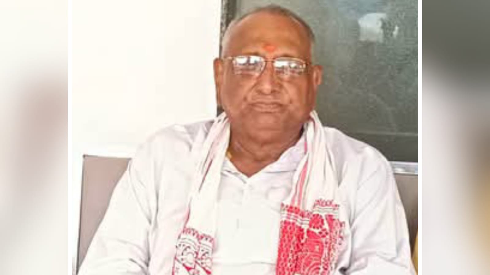 पूर्व सांसद भैरों मिश्रा का 'छलका' दर्द: बोले, योगी की मंशा पर अफसर फेर रहे पानी